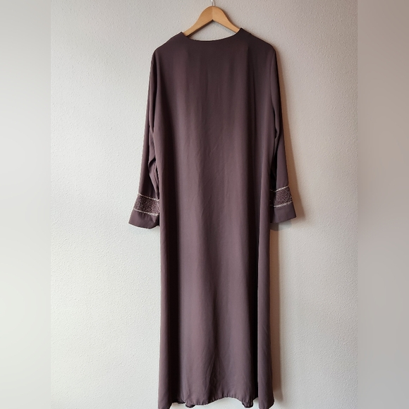 Elegant Mauve Kaftan - Picture 5 of 8